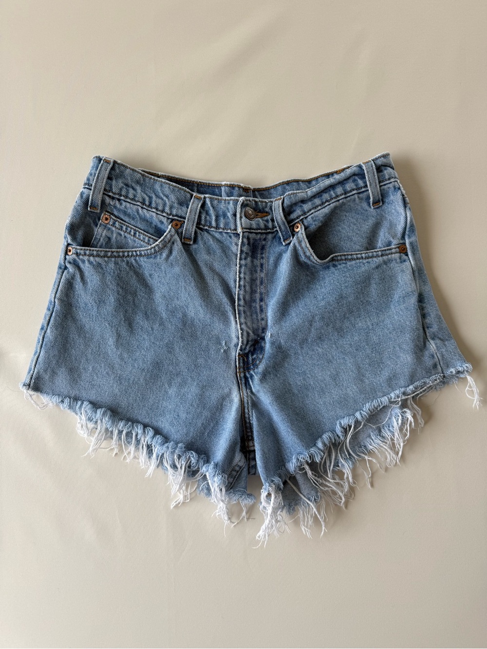 Levi’s 550 Relaxed Fit Cut Off Denim Shorts W32 Light Wash Frayed